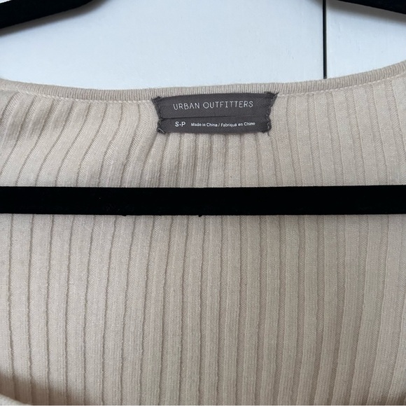 Sweetheart neckline sweater - Picture 4 of 4